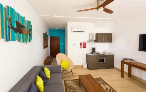 TRUE BLUE BAY GRENADA - COCOA POD SUITE LIVING ROOM